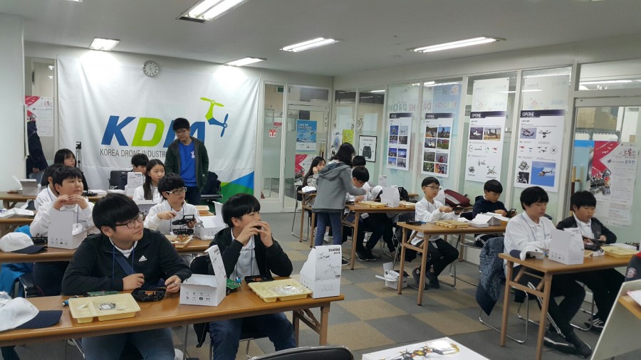 5b1382a83fe14e3bf95efa3708691826_1523928415_7.jpg